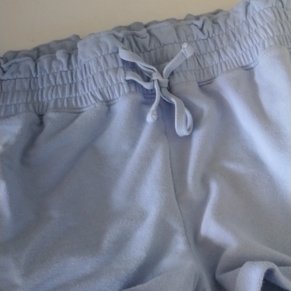 Light blue women's size medium Hollister shorts stretchy with tile Aztec waste - Picture 4 of 4